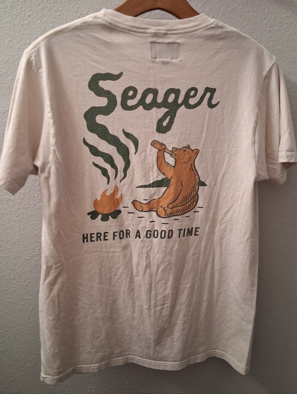 Seager Camping Bear T Shirt Medium